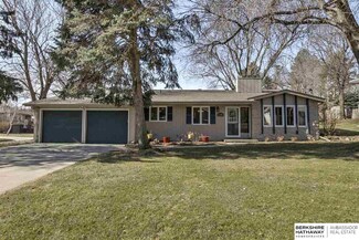 12203 Shamrock Rd, Omaha, NE 68154