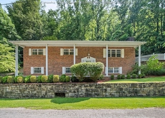 169 Burning Spring Dr, Belle, WV 25015