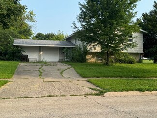 580 Devonshire Ln, Crystal Lake, IL 60014