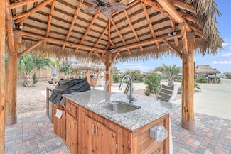 1100 Port St Unit 2, Port Aransas, TX 78373