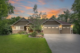 1606 156th St W, Burnsville, MN 55306