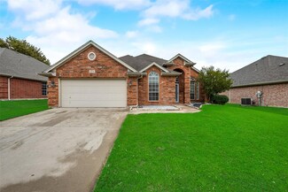 2712 Flint Rock Dr, Fort Worth, TX 76131
