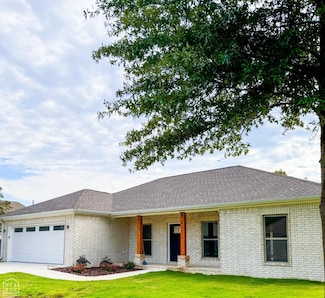 100 Lenford Dr, Bono, AR 72416