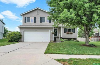 1810 Ridgeview Dr, Papillion, NE 68046
