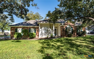 140 Plantation Dr, Seguin, TX 78155