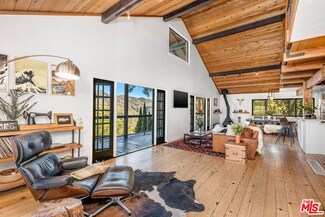 19722 Grand View Dr, Topanga, CA 90290