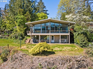 3730 Upper Dr, Lake Oswego, OR 97035