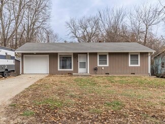 5425 Greencrest Rd, Saint Joseph, MO 64505