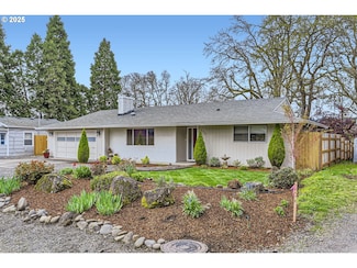 990 Beatrice Ave, Gladstone, OR 97027