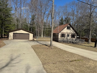 6541 Clearbrook Dr, Saint Helen, MI 48656