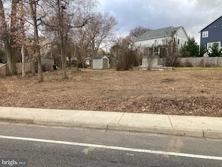 1016 N George Mason Dr, Arlington, VA 22205