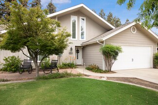 2924 S Conyer St, Visalia, CA 93277
