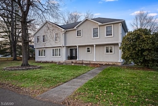 27 Marlin Ave, Pequannock, NJ 07440