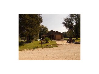 504 E 2nd St, Creighton, MO 64739