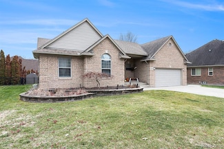 38846 Hampton Ct, Harrison Township, MI 48045