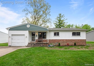1837 Henbert Rd, West Bloomfield, MI 48324
