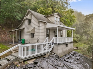 1321 Sharon Rd, Beaver, PA 15009