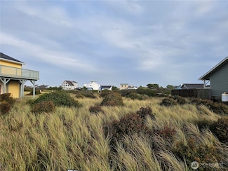1344 N Jetty SW, Ocean Shores, WA 98569