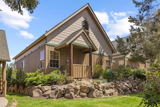 4647 Marsh Hawk Dr, Klamath Falls, OR 97601