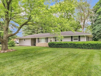 202 S Bourne St, Tolono, IL 61880