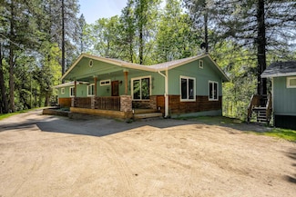 424 Roan Dr, Grants Pass, OR 97526