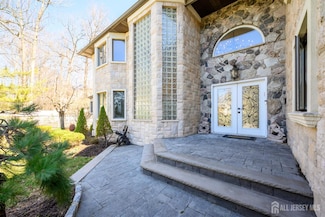 17 Gallo Way, Edison, NJ 08820