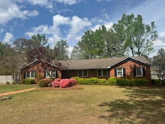 1153 Cherokee Dr, Manning, SC 29102