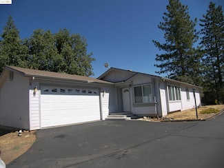 22877 Parkwood Dr, Groveland, CA 95321