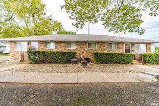 106 N 6th St, Pekin, IL 61554