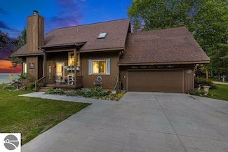 17244 Huron Bluff Ave, Cheboygan, MI 49721