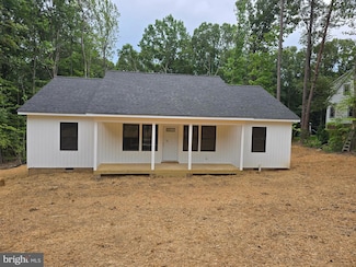728 Meadow Dr, Tappahannock, VA 22560