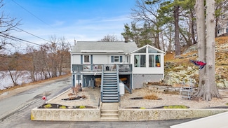 89 Sweetwater St, Saugus, MA 01906