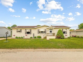 8686 Dutch Elm Ct, Roscoe, IL 61073