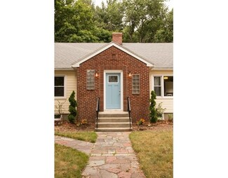 22 Kinnicutt Rd S, Worcester, MA 01602