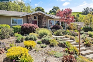 1902 Joseph Dr, Moraga, CA 94556