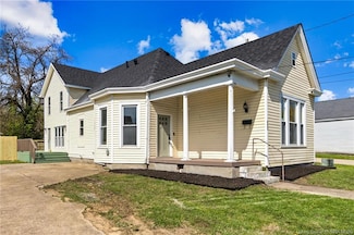 809 W 7th St, New Albany, IN 47150
