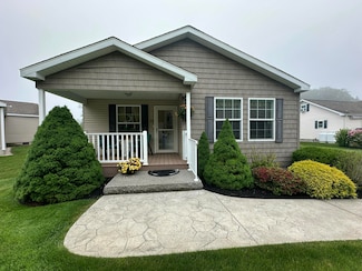 33 Caslyn Dr, Eliot, ME 03903
