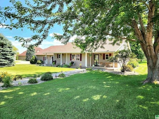 473 14th St SE, Sioux Center, IA 51250
