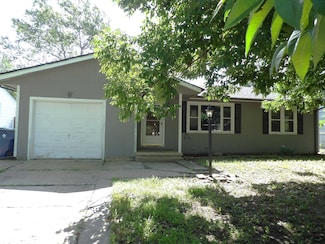 3332 S Downtain Dr, Wichita, KS 67217