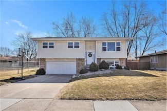702 Laurel Dr, Dyer, IN 46311