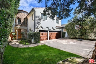 15525 Morrison St, Sherman Oaks, CA 91403