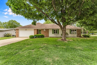 2140 E Claiborne St, Springfield, MO 65804