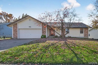 2741 Penbrooke Ln, Saint Charles, MO 63301