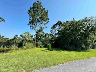 4395 Casa Grande Ln, East Milton, FL 32583