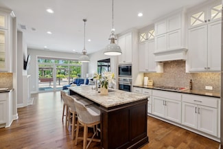 935 Lake St E Unit 209, Wayzata, MN 55391
