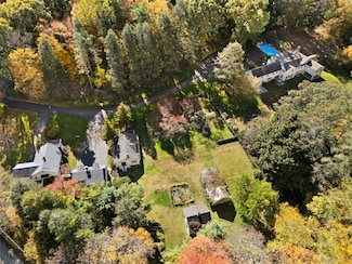 9 Oregon Rd, Bedford Corners, NY 10549