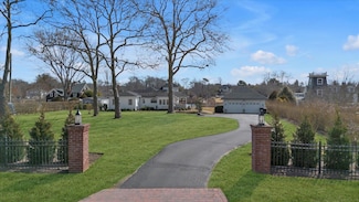 67 Lake Ave, Center Moriches, NY 11934