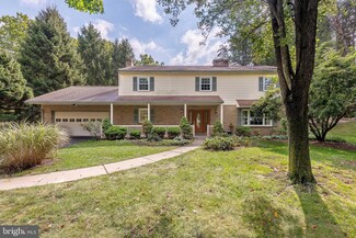 160 Cottage Place Dr, Berkeley Springs, WV 25411