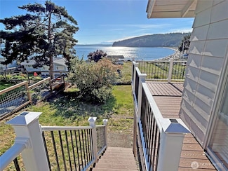 2206 Elger Beach Ln, Camano Island, WA 98282