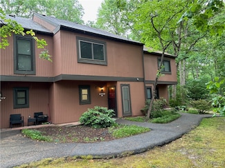 11719 S Briar Patch Dr, Midlothian, VA 23113